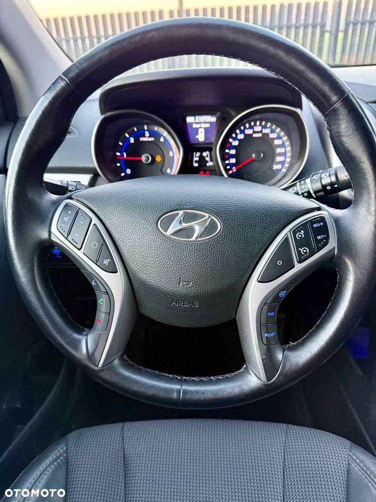 Hyundai i30 blue 1.6 CRDi Passion - 18