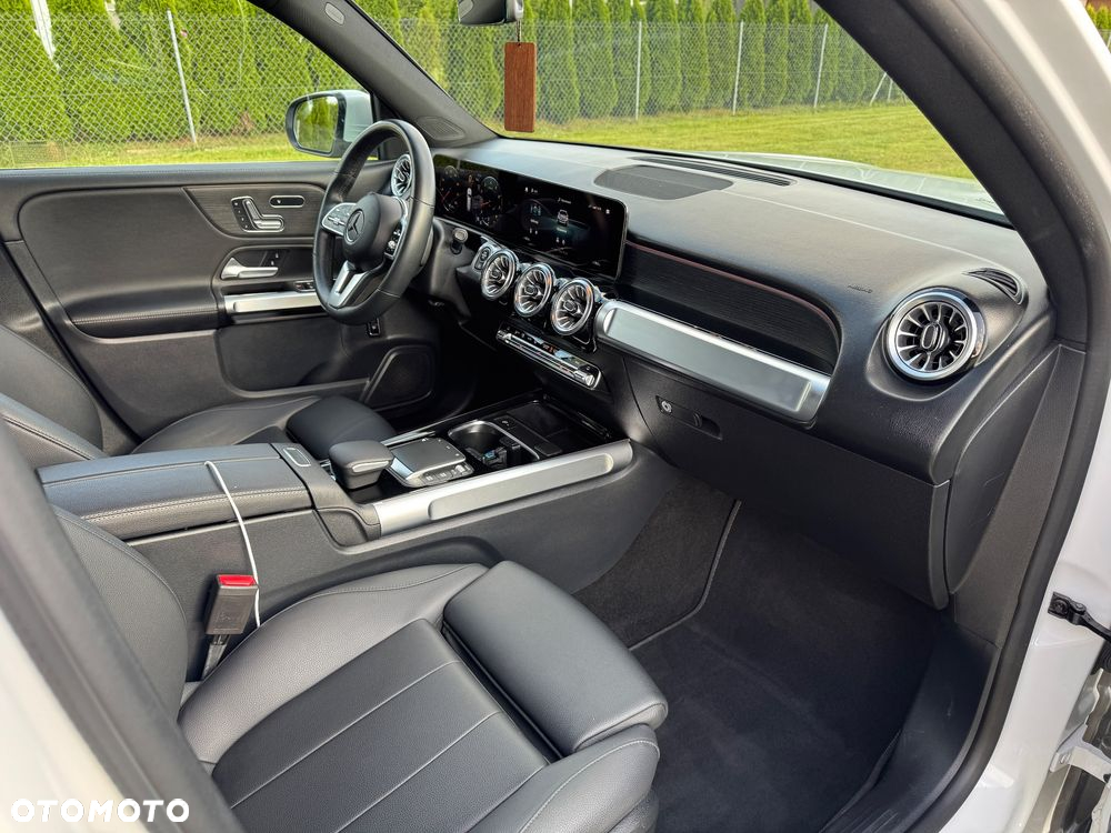 Mercedes-Benz GLB 250 4Matic 8G-DCT Progressive - 15