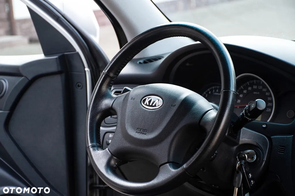 Kia Sportage 2.0 Tour - 27