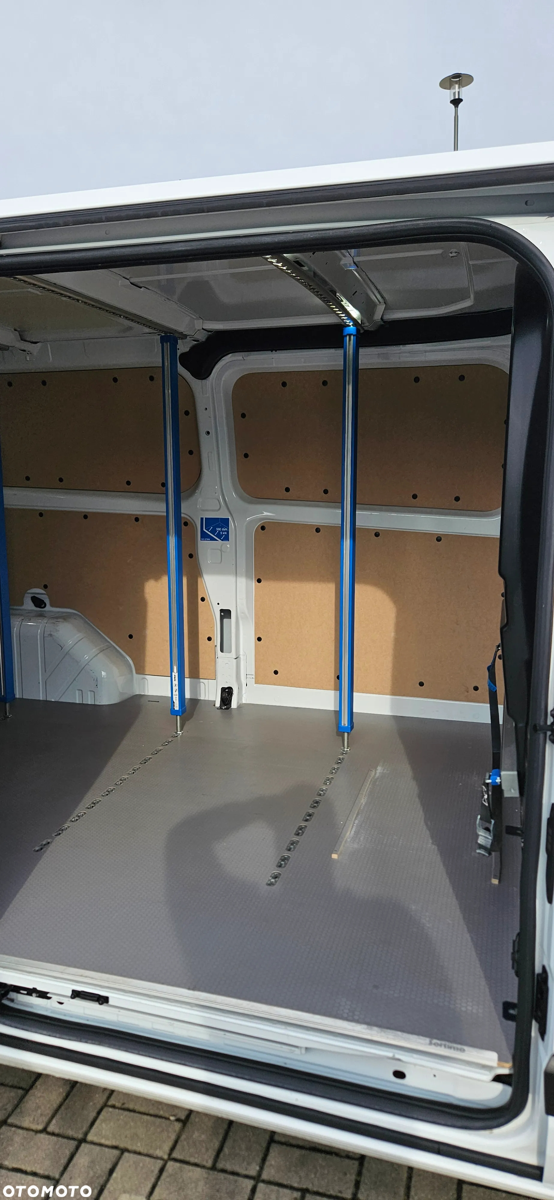 Ford TRANSIT CUSTOM - 8