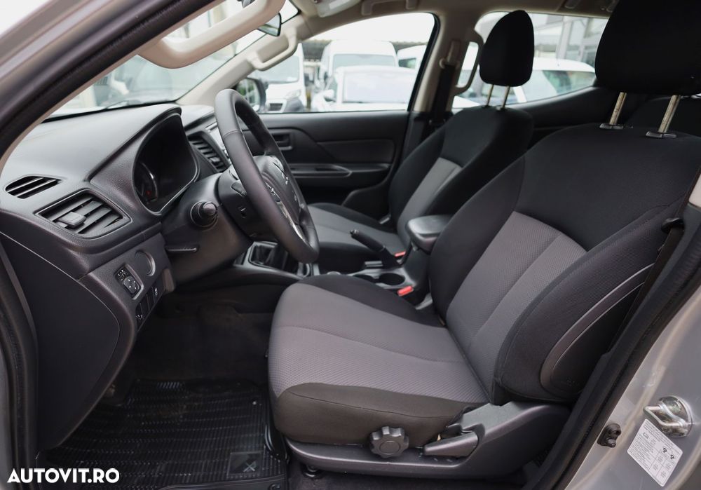 Mitsubishi L200 - 12