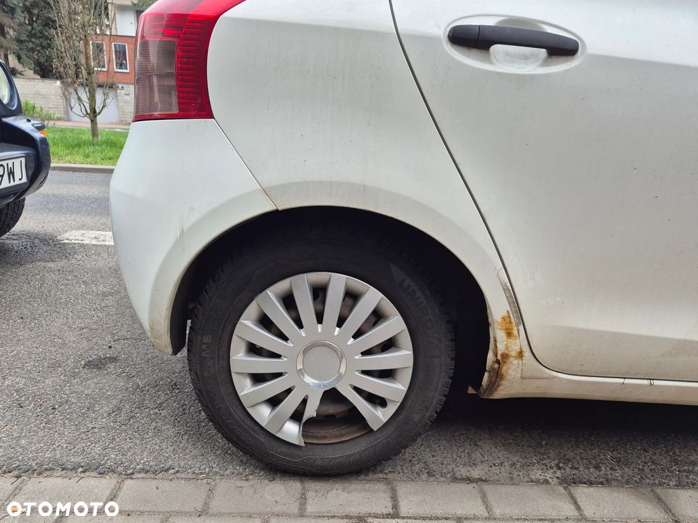 Toyota Yaris 1.0 Terra - 3