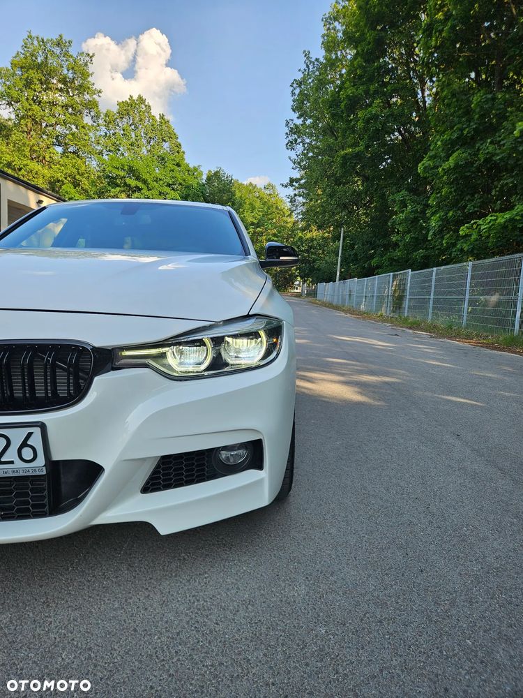 BMW Seria 3 330i xDrive - 8
