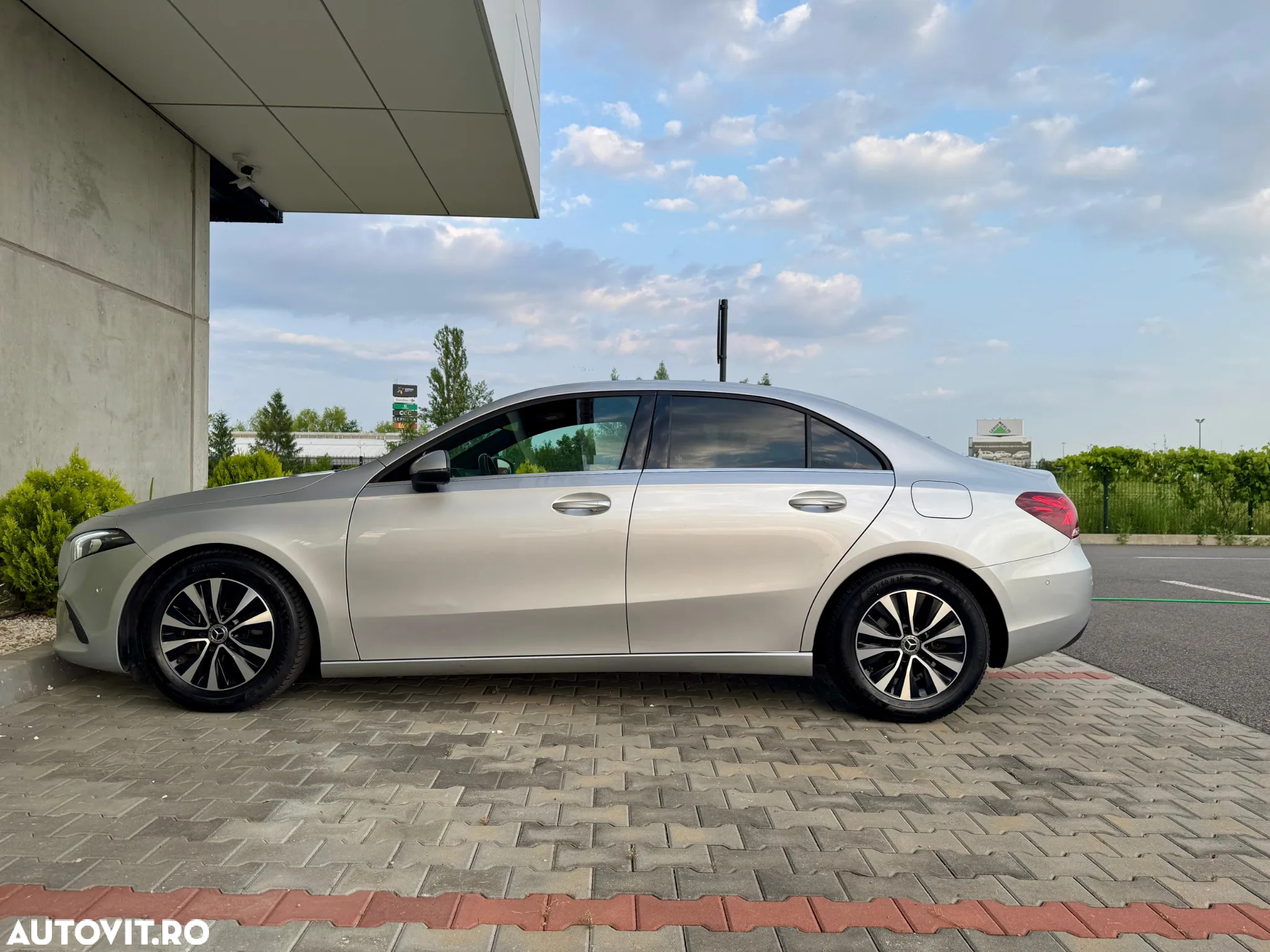 Mercedes-Benz A 180 d 7G-DCT - 10