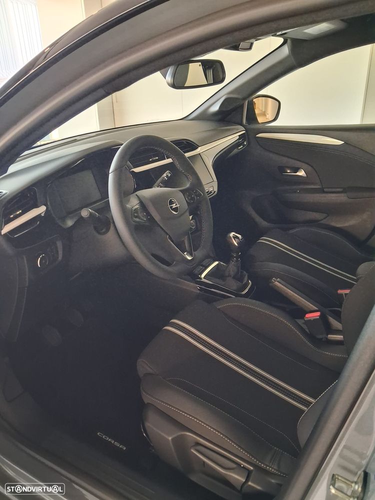 Opel Corsa 1.2 T GS - 4