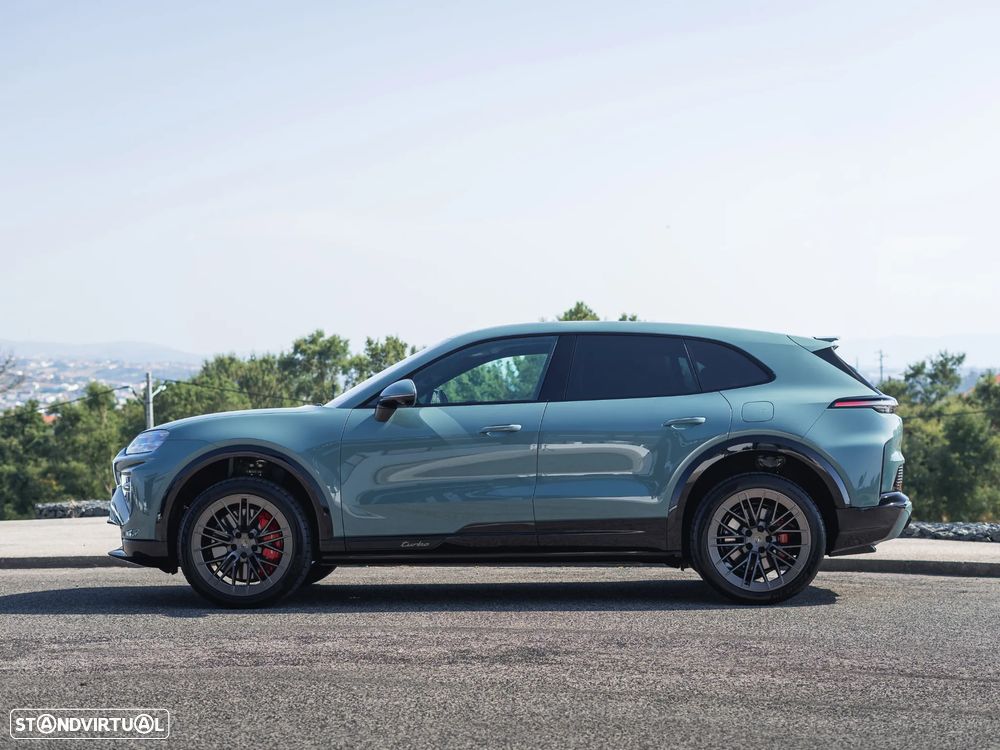 Porsche Cayenne Electric Turbo - 4