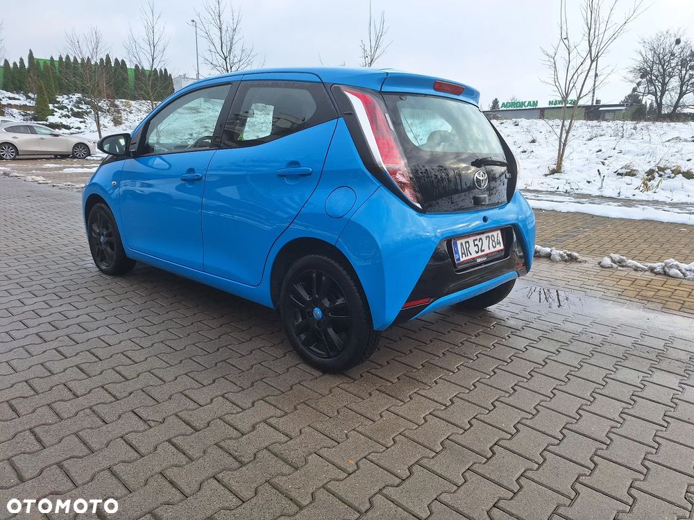Toyota Aygo x-trend - 11