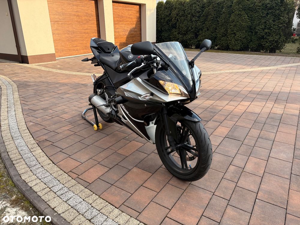 Yamaha YZF - 1
