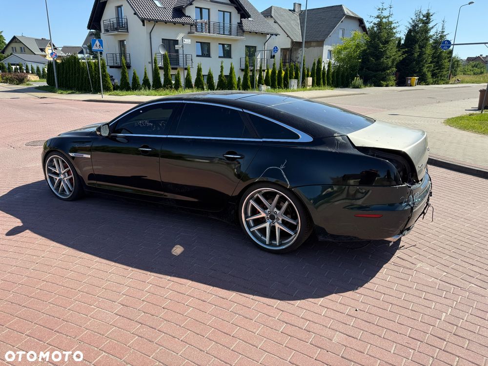 Jaguar XJ - 11