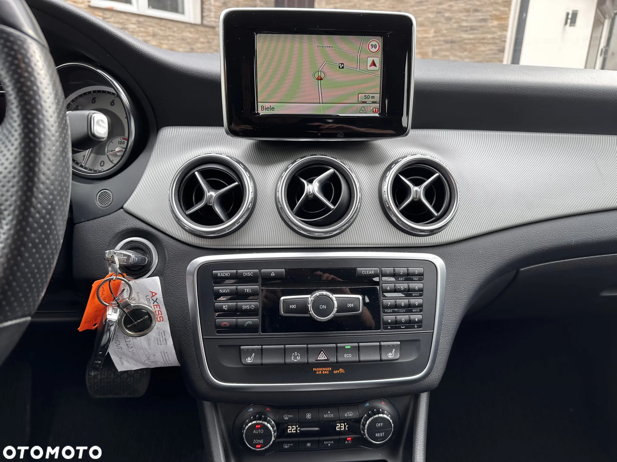 Mercedes-Benz GLA 200 7G-DCT - 17