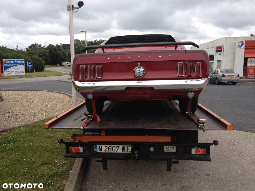 Ford Mustang - 11