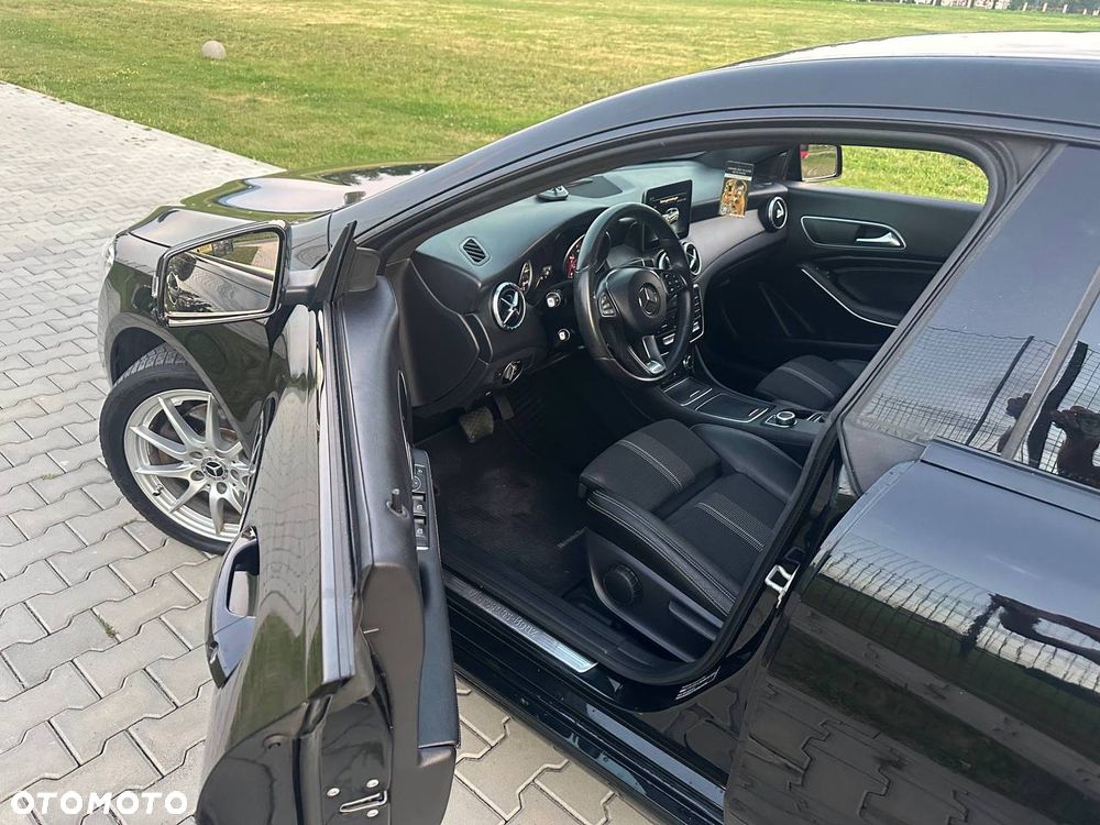 Mercedes-Benz CLA 180 7G-DCT Edition 1 - 18