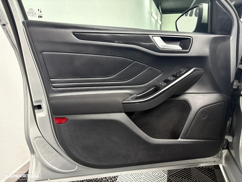 Ford Focus SW 1.0 EcoBoost S&S ST-LINE DESIGN - 12