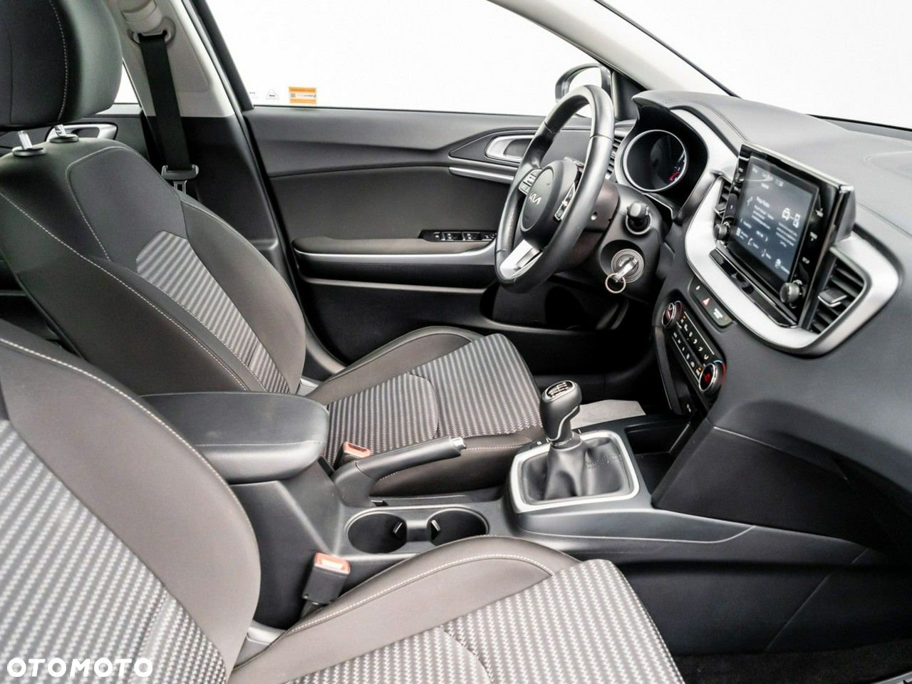Kia Ceed 1.5 T-GDI M - 13