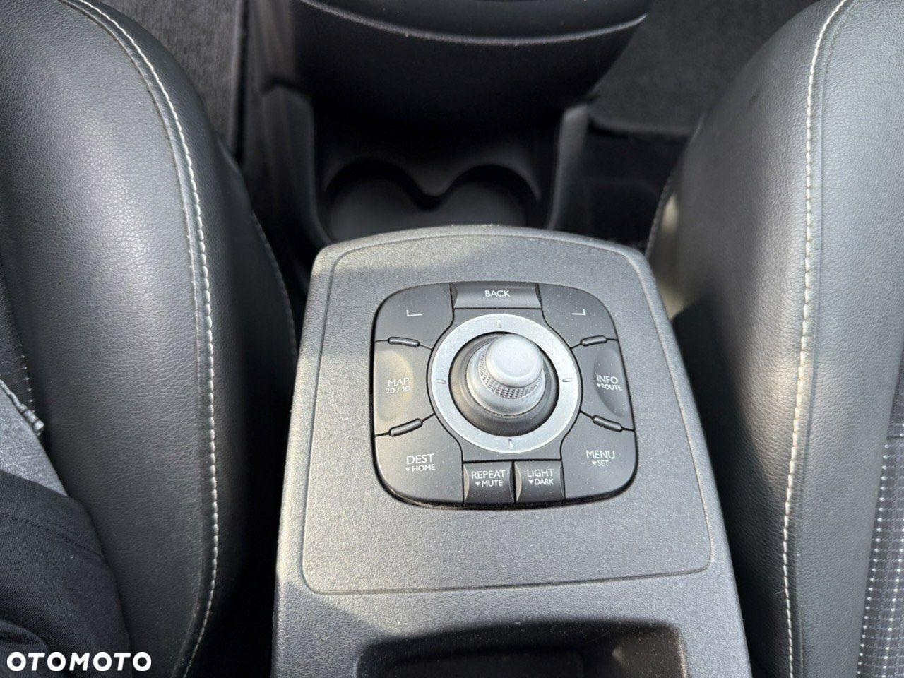 Renault Scenic 1.6 dCi Bose - 27