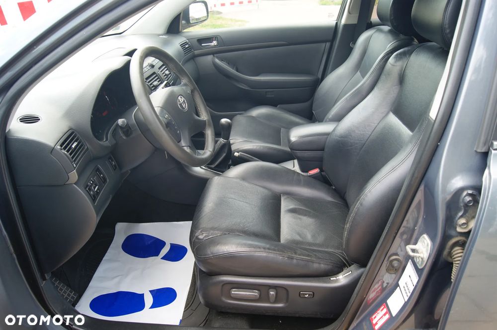 Toyota Avensis 2.0 VVT-i Sol - 14