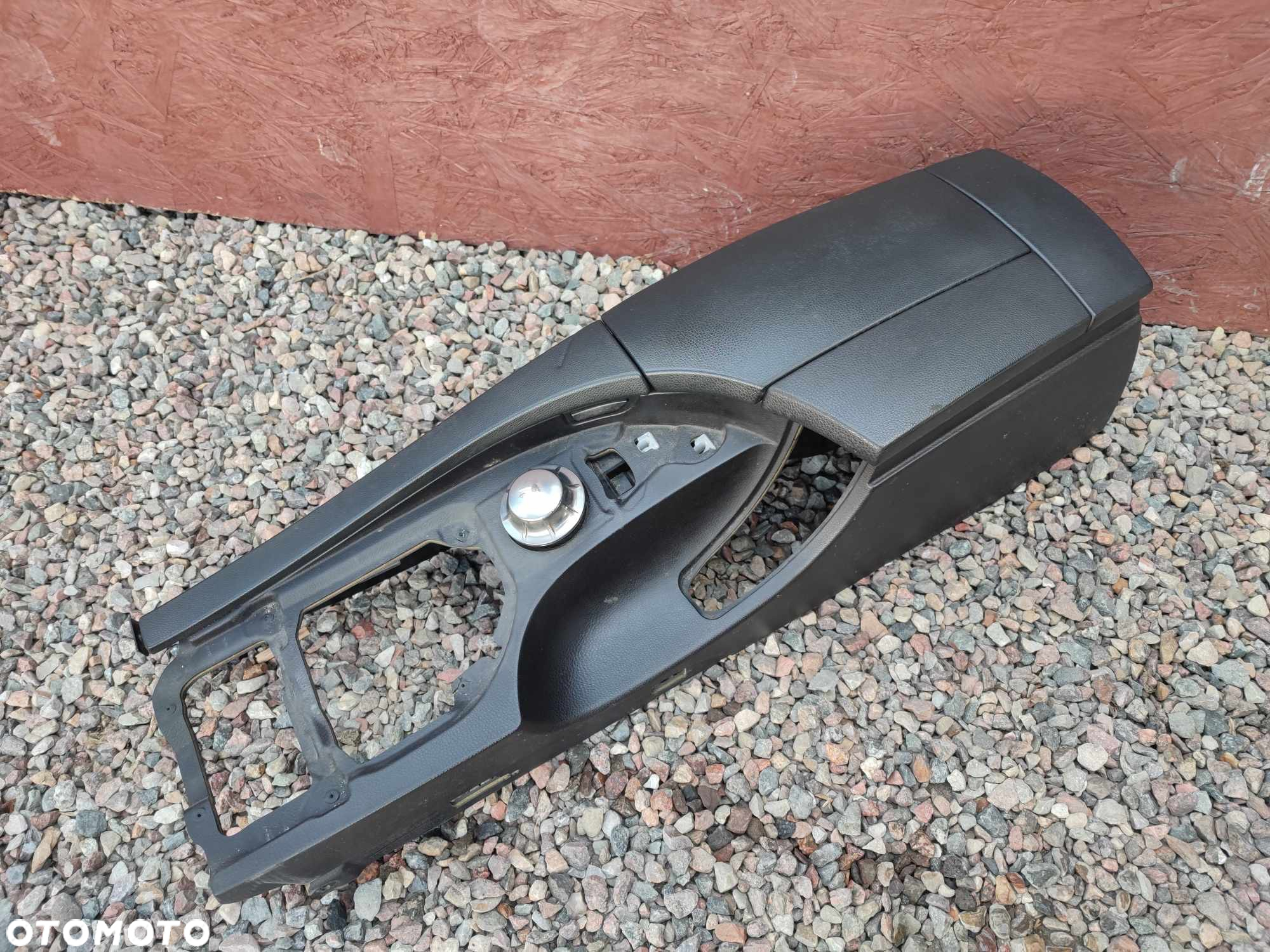 BMW E60 / E61 / E60LCI / E61LCI ORYGINALNY SKÓRZANY PODŁOKIETNIK /TUNEL ŚRODKOWY + GUZIK I-DRIVE + TELEFON O NR. 9 191 771 / 9 132 650 / 7 059 977 OEM W STANIE BARDZO DOBRYM - 2