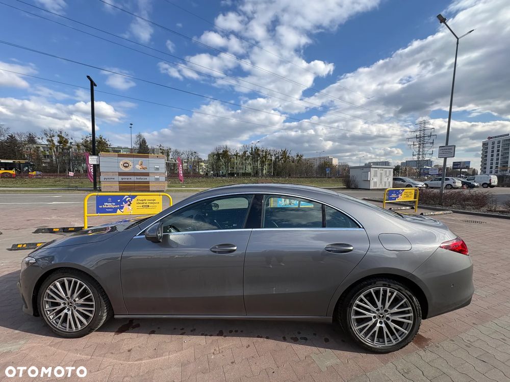 Mercedes-Benz CLA 180 Progressive 7G-DCT - 7