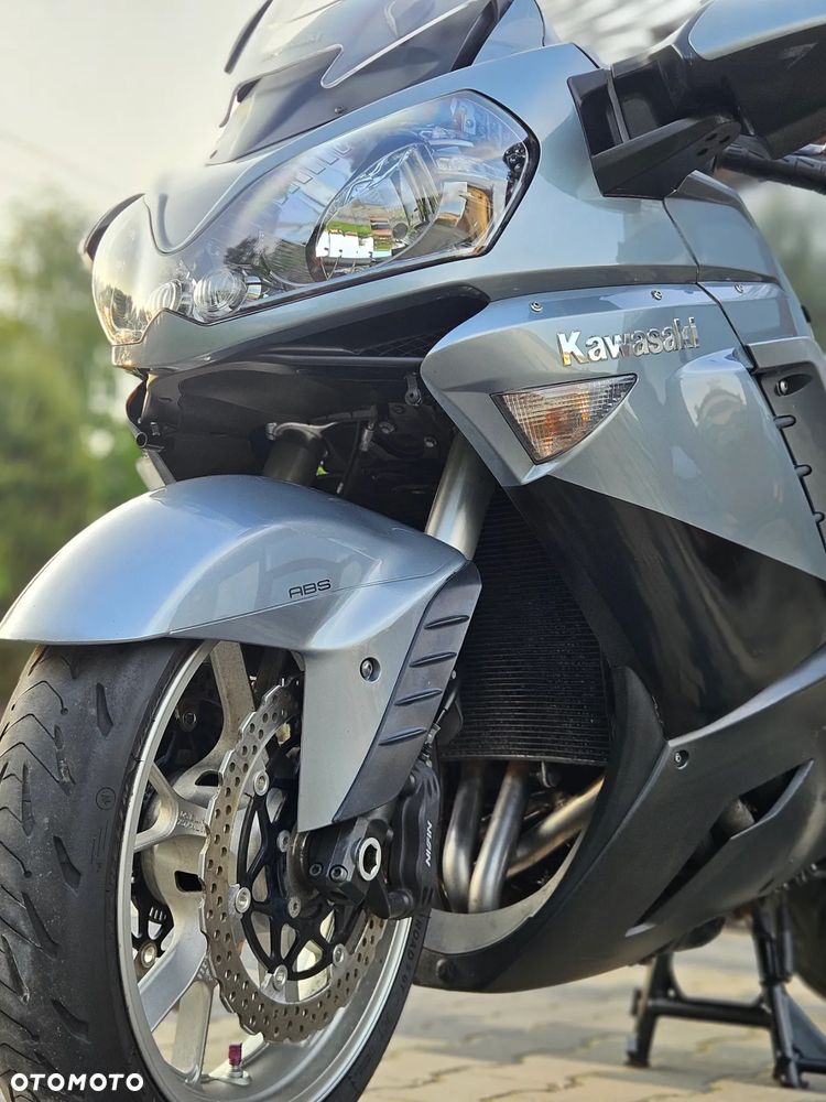 Kawasaki GTR - 10