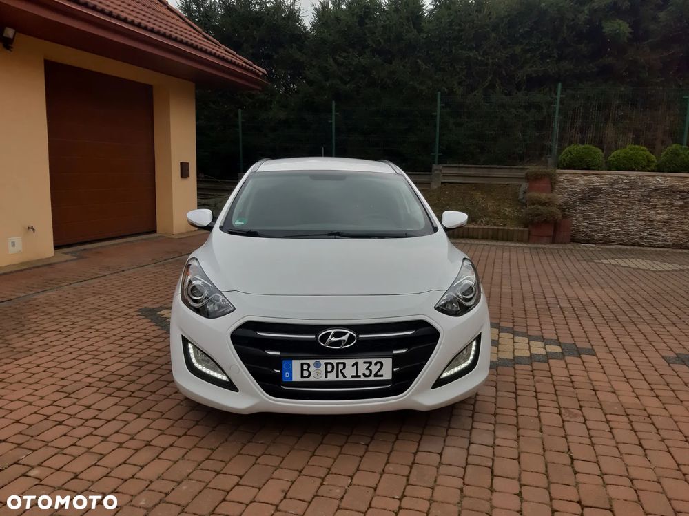 Hyundai i30 blue Kombi 1.4 YES Gold - 10