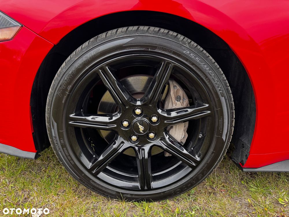 Ford Mustang - 36