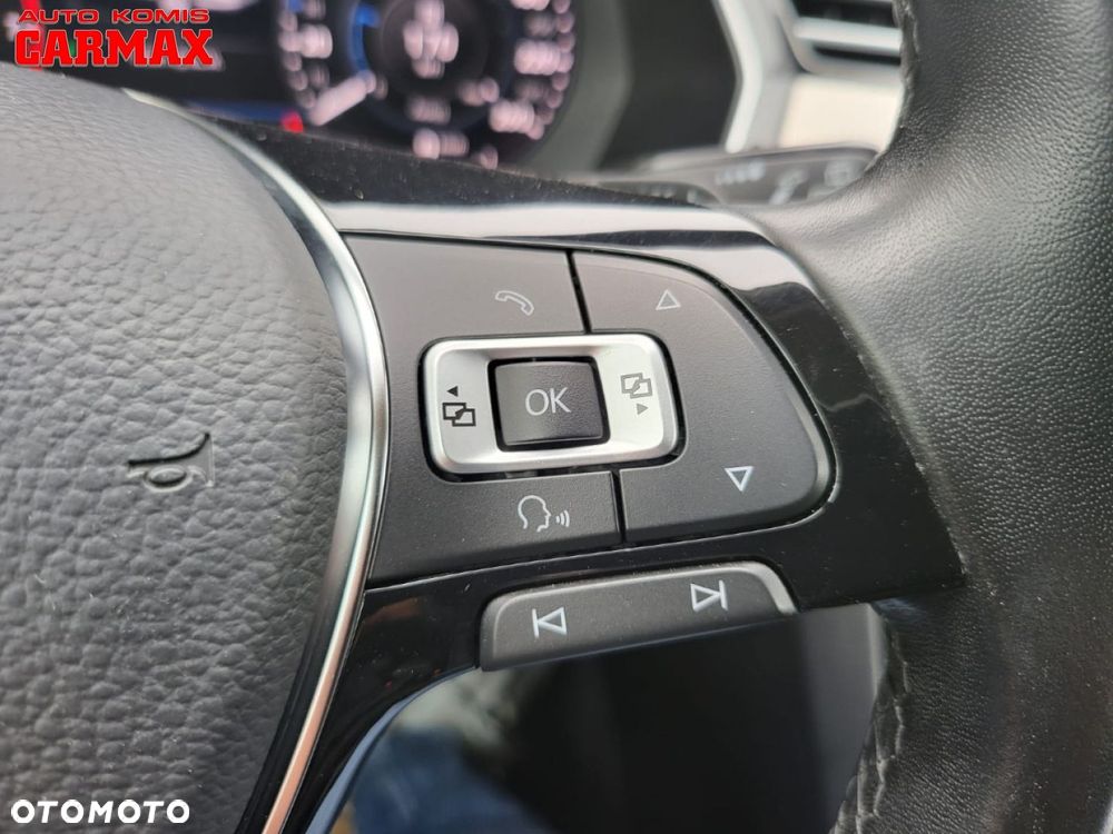 Volkswagen Passat - 14