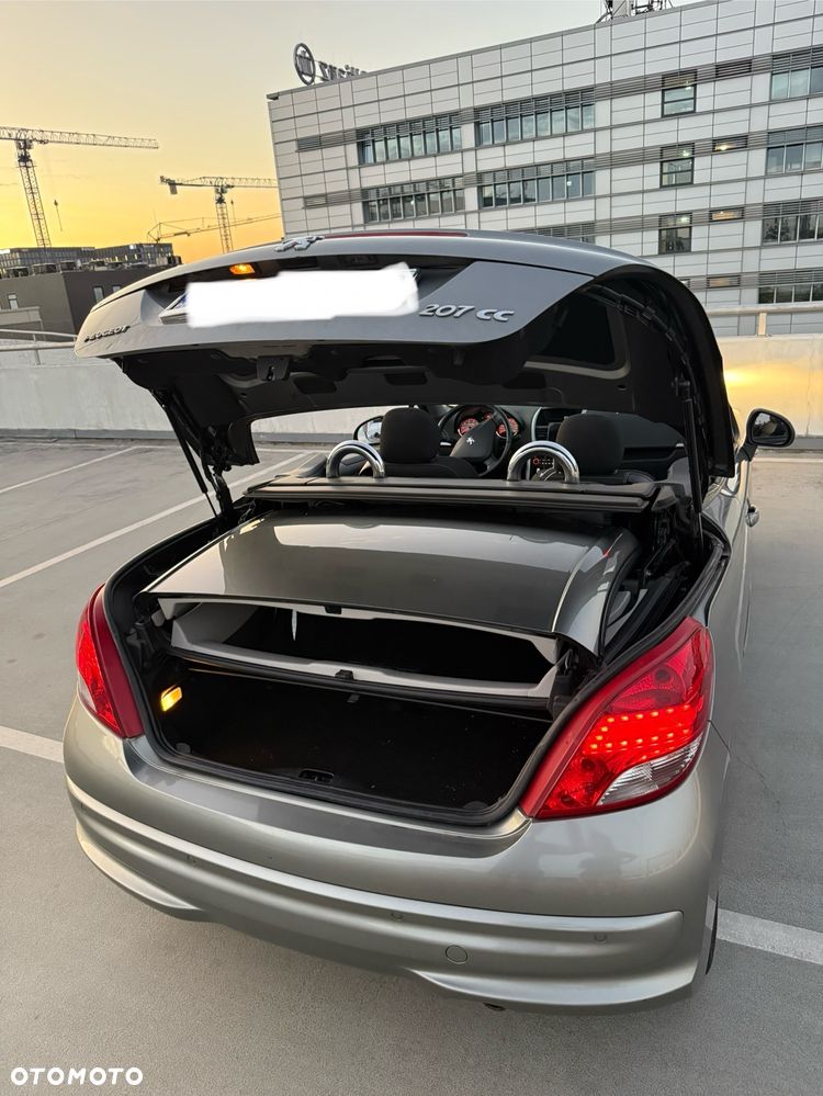 Peugeot 207 CC - 16