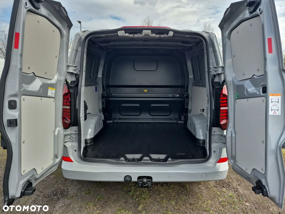 Volkswagen Transporter - 12