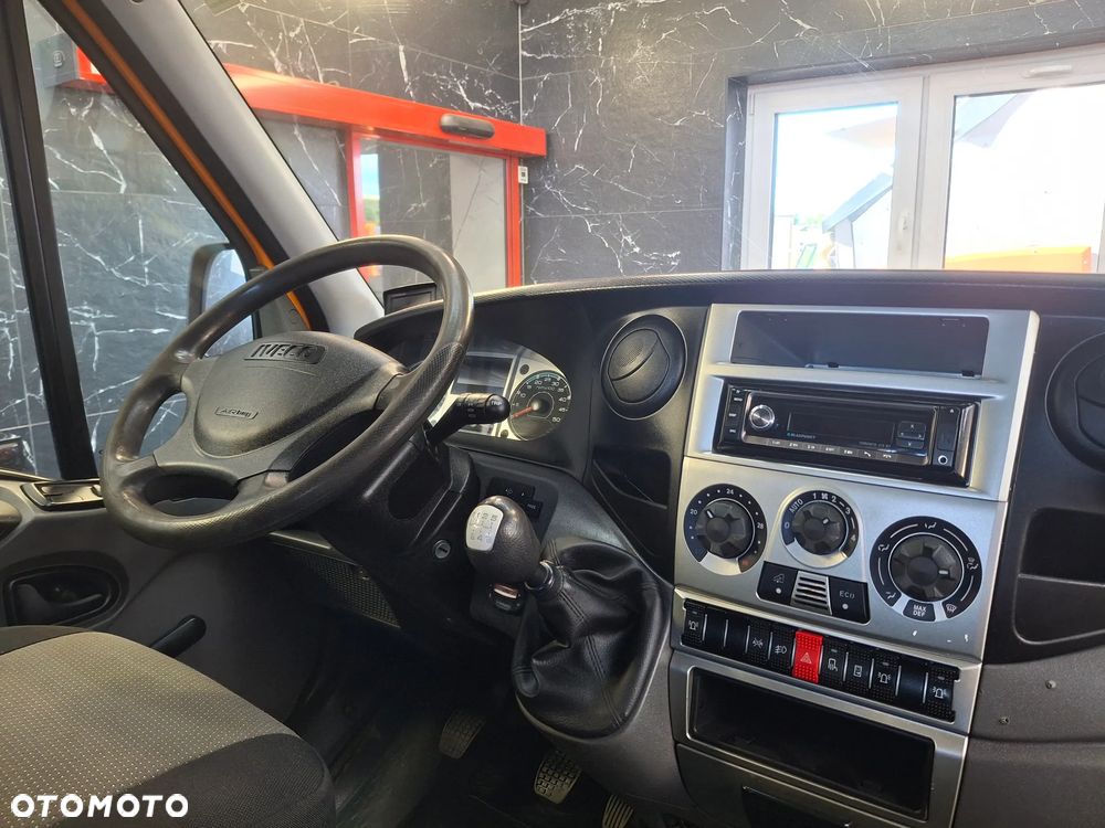 Iveco Daily 35S14 Doka Dubel Brygadówka Służba Drogowa Silnik 3.0 Pomarańczowy 6 Miejsc Hak Kamera Cofania Webasto Ogrzewanie Postojowe Klimatyzacja Fotele Pneumatyczne - 23