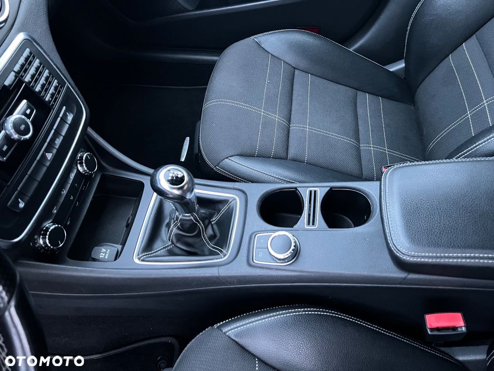 Mercedes-Benz CLA 180 BlueEffICIENCY Edition - 20