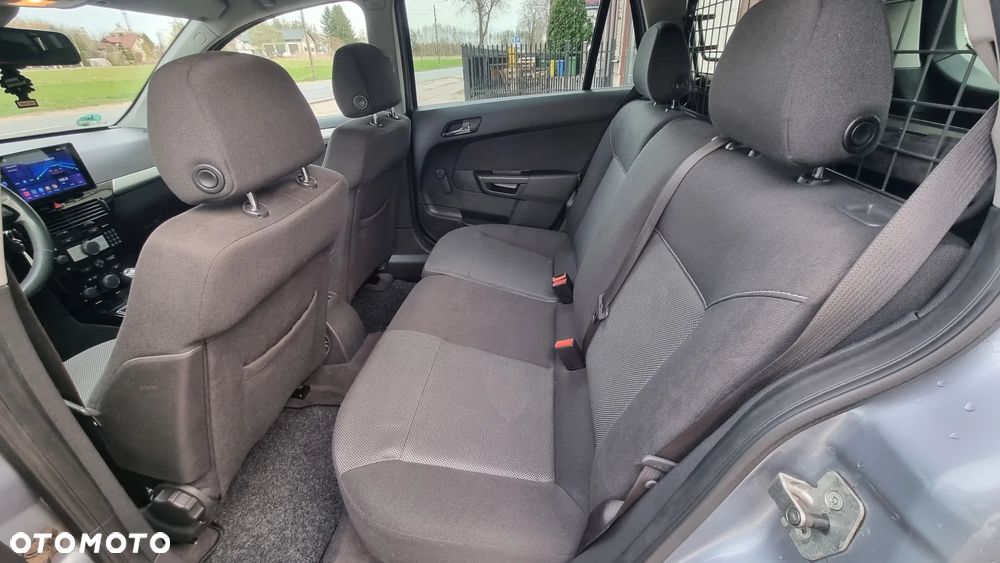 Opel Astra 1.6 Sport - 22