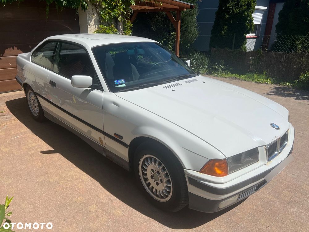 BMW Seria 3 318is - 4