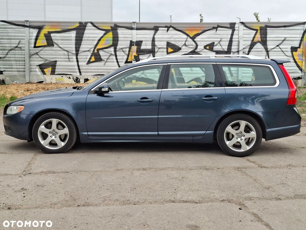 Volvo V70 D5 AWD DPF Edition Comfort - 4