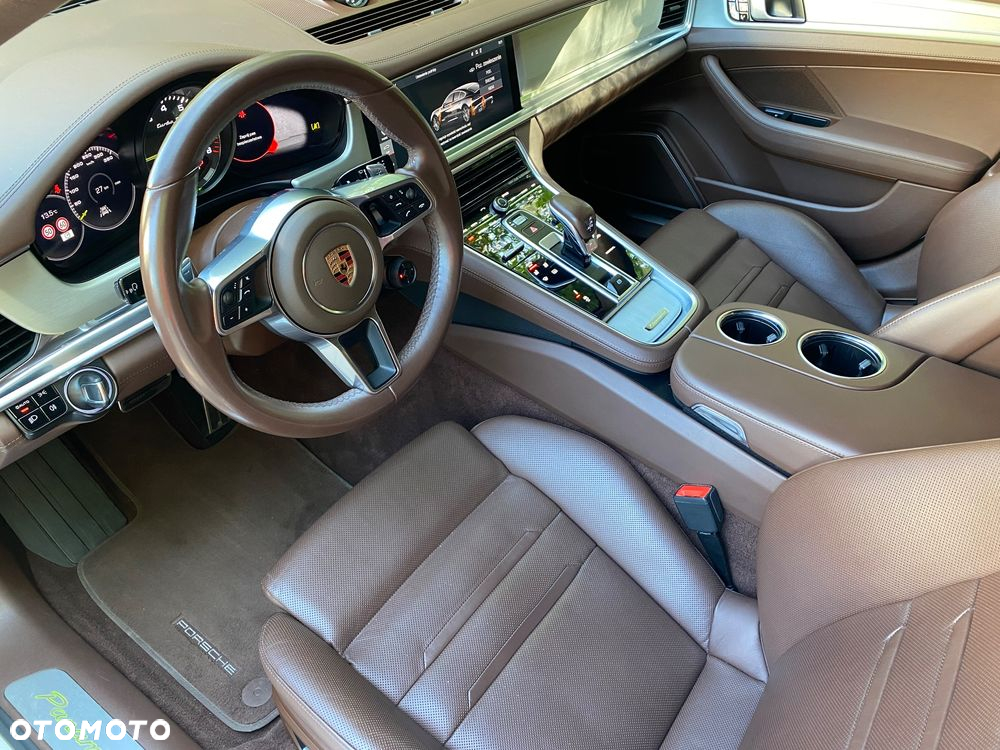 Porsche Panamera - 32
