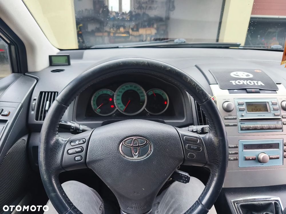 Toyota Corolla Verso - 6