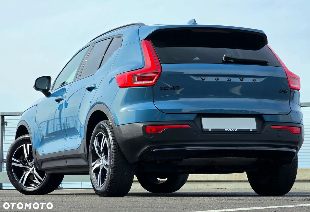 Volvo XC 40 B4 AWD Ultimate Dark - 22