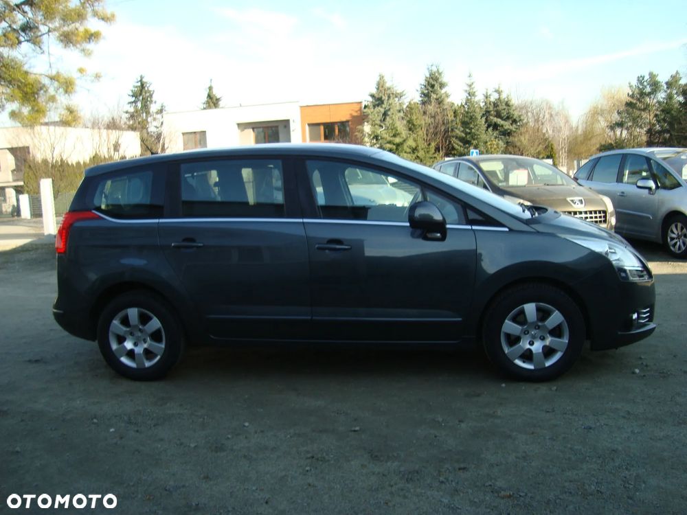 Peugeot 5008 - 5