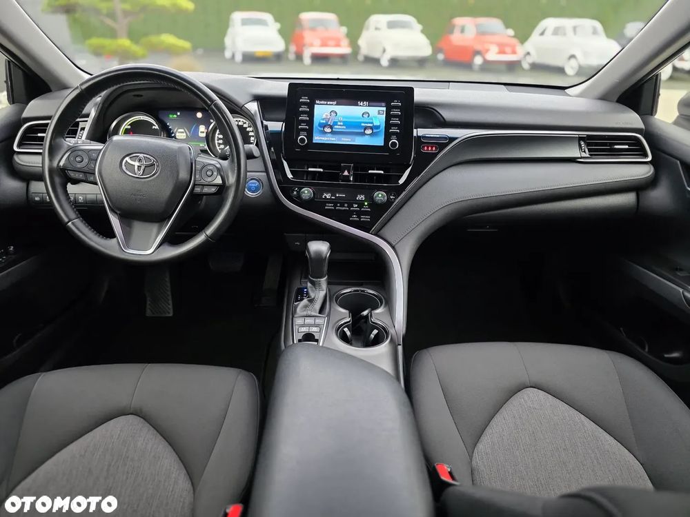 Toyota Camry 2.5 Hybrid Comfort CVT - 22