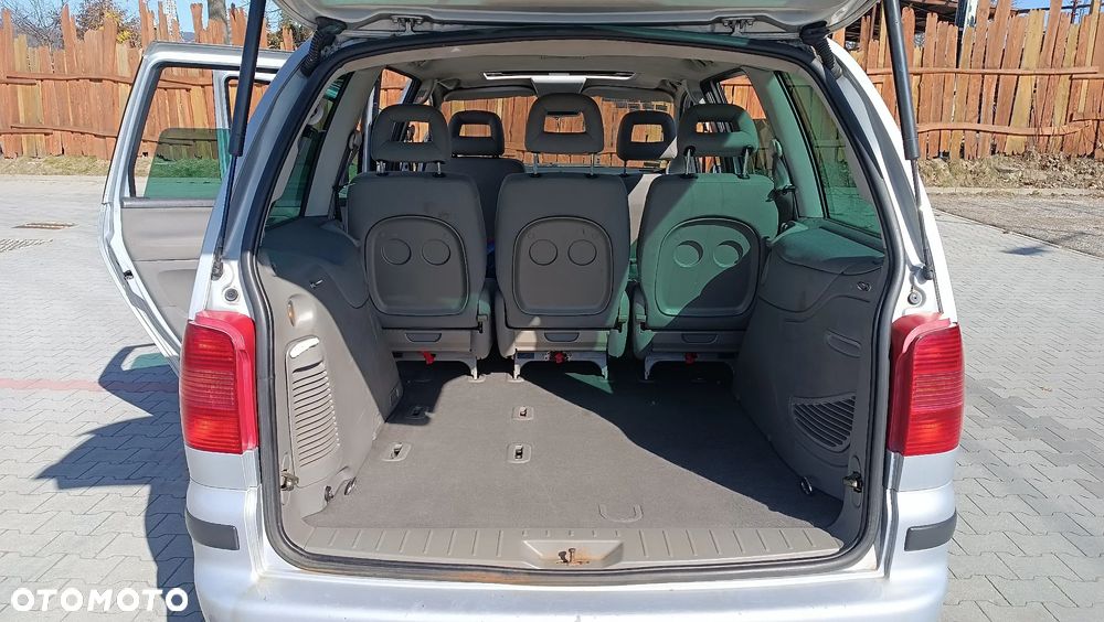 Volkswagen Sharan 1.9 TDI Comfortline - 14