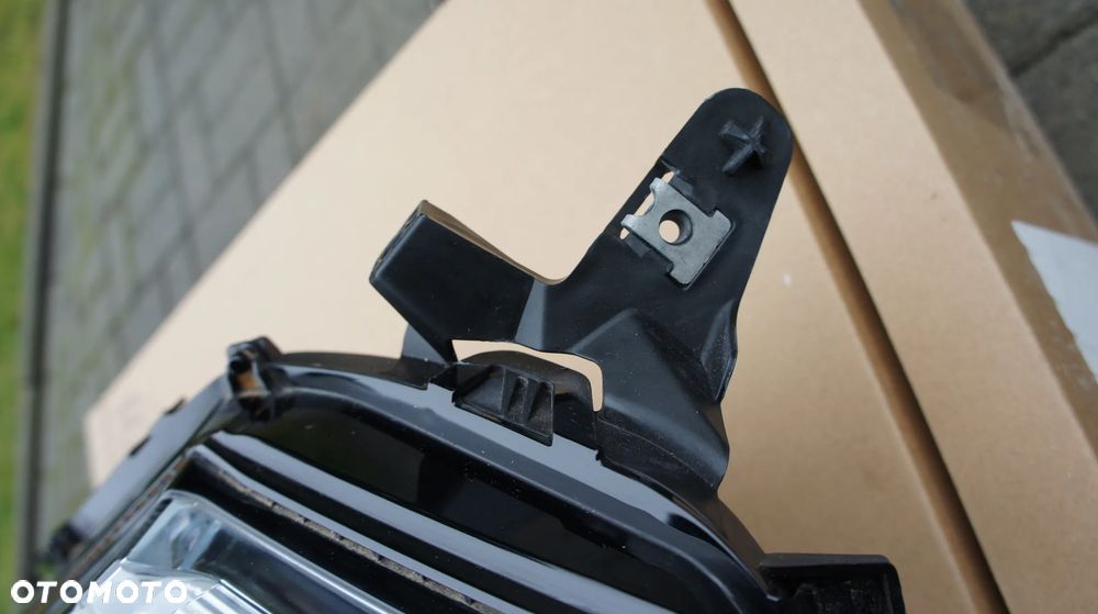 PRAWY LED ŚWIATŁO DRL KIERUNKOWSKAZ MITSUBISHI ECLIPSE CROSS LIFT - 5