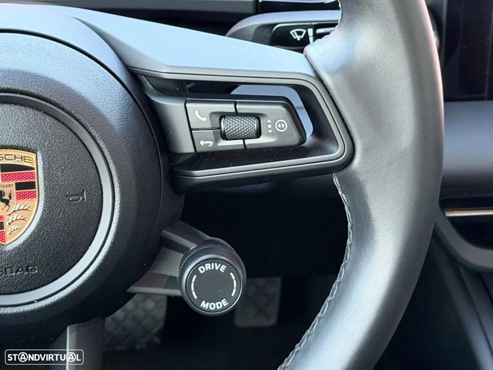 Porsche Macan Electric 4 - 45