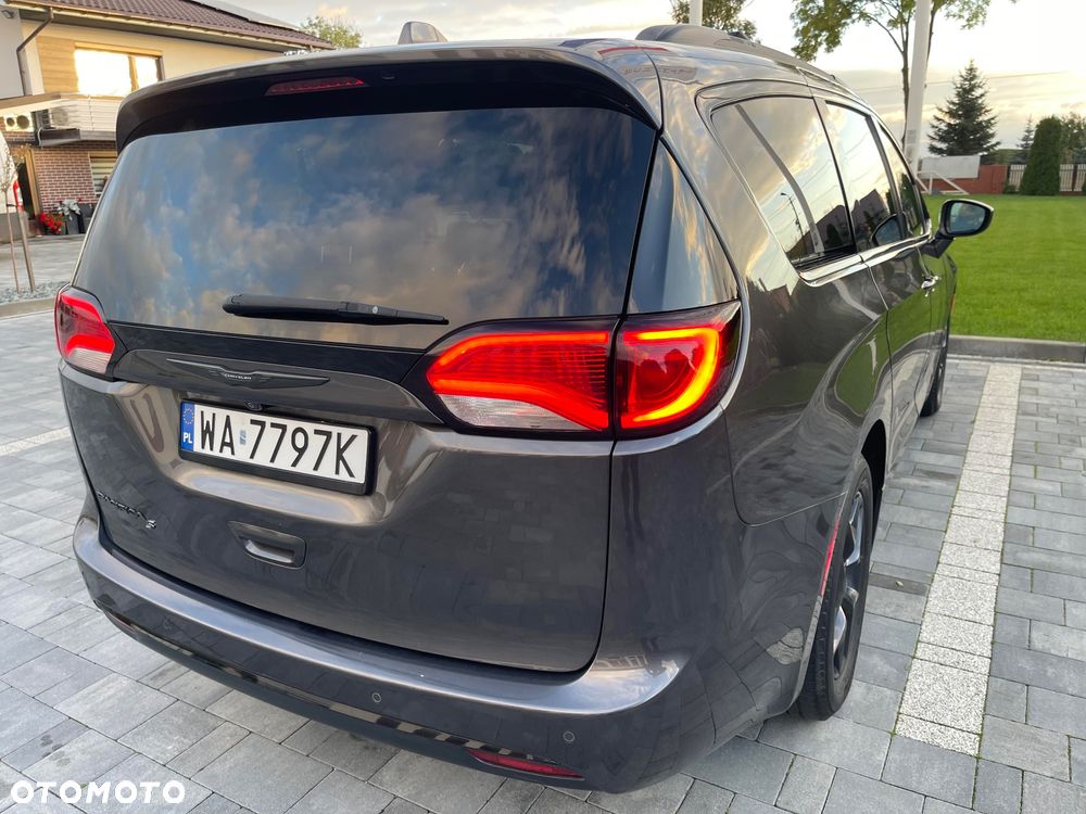 Chrysler Pacifica - 7