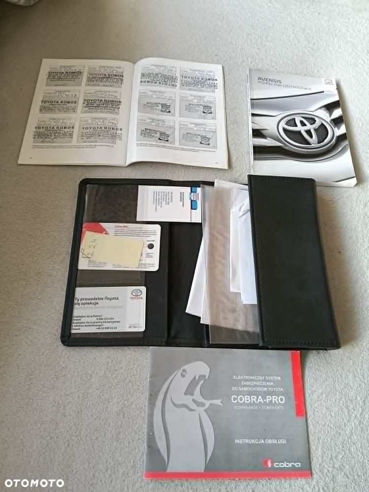 Toyota Avensis 2.0 Premium MS - 11
