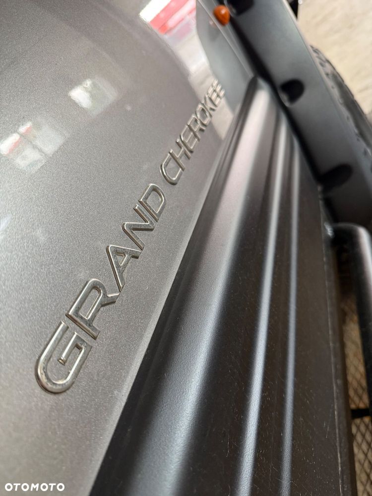 Jeep Grand Cherokee - 9