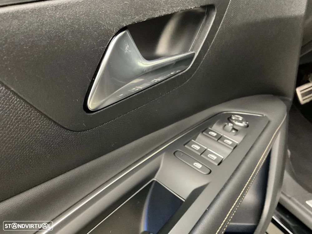 Peugeot 3008 1.6 Hybrid GT Pack e-EAT8 - 23