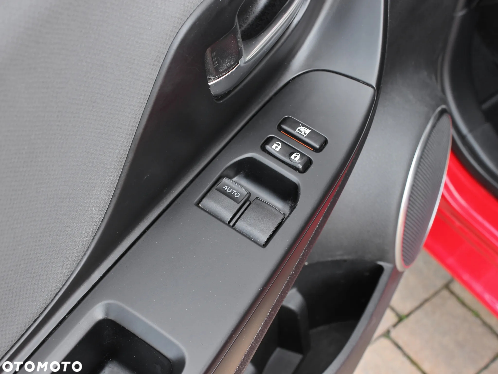 Toyota Yaris Hybrid 100 Premium - 22
