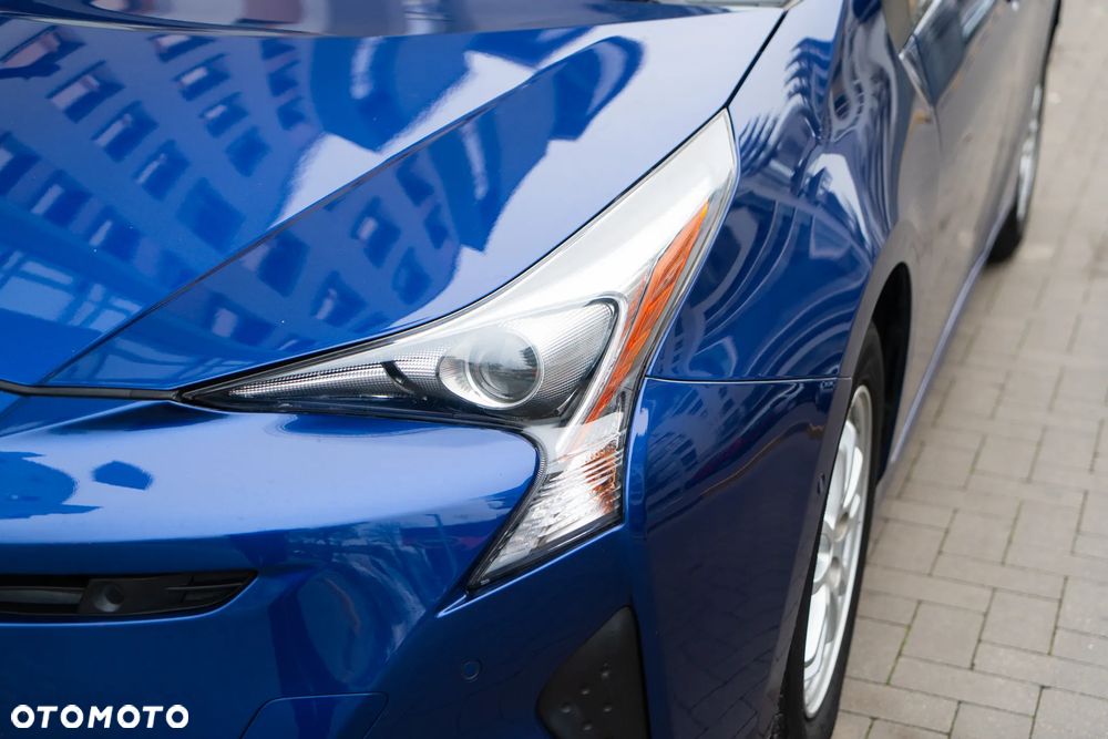 Toyota Prius 1.8 HSD Premium - 9