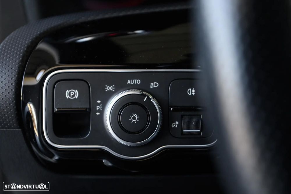 Mercedes-Benz A 200 Standard - 32