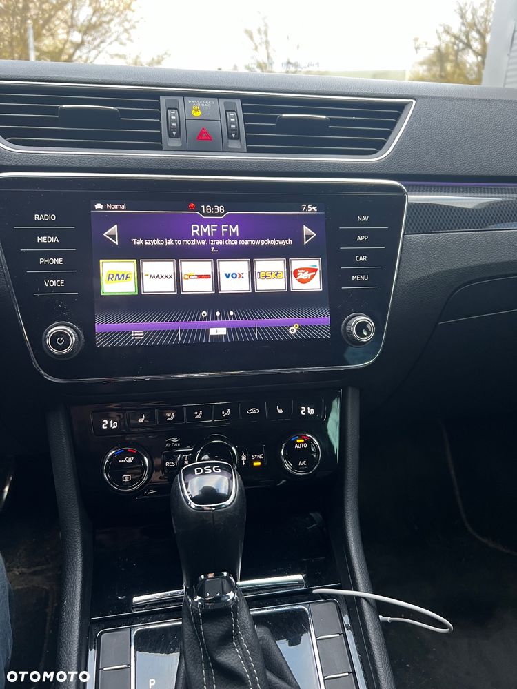 Skoda Superb 2.0 TDI Sportline DSG - 15