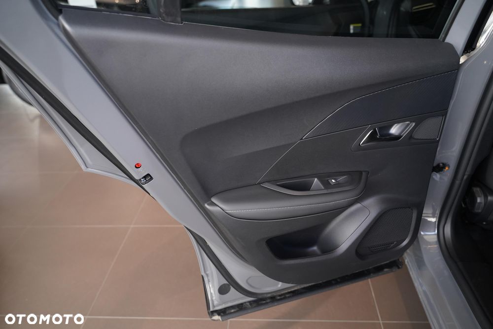 Peugeot 2008 PureTech mHEV Allure e-DCS6 - 8